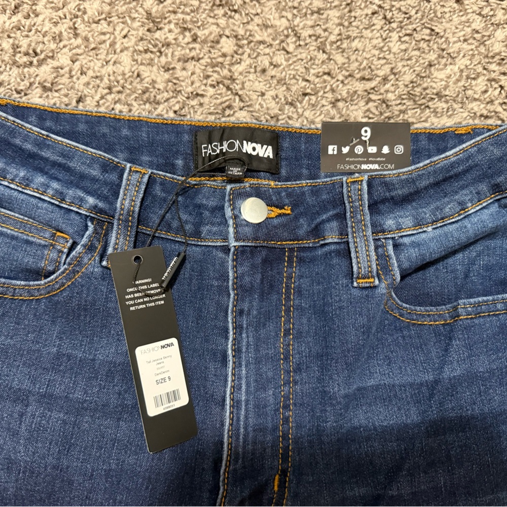 NWT 🏷️ Fashion Nova High Waisted Skinny Jeans size 9 - Picture 2 of 3